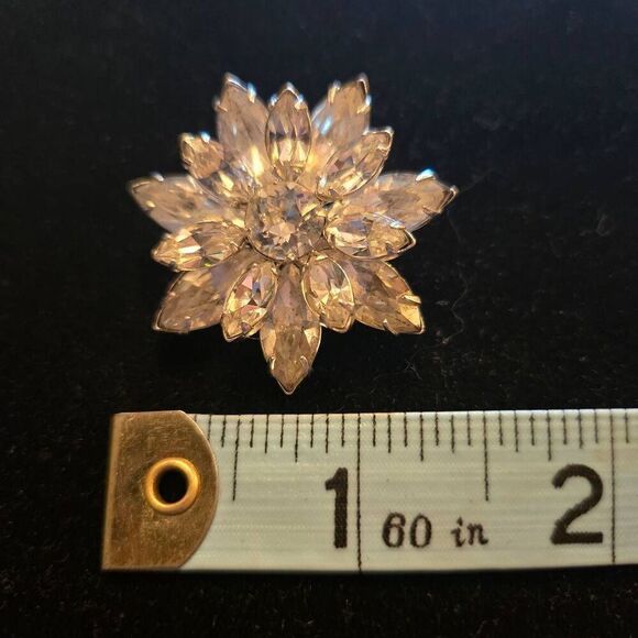 Vintage Rhinestone Flower Burst Brooch Pin - Picture 6 of 7